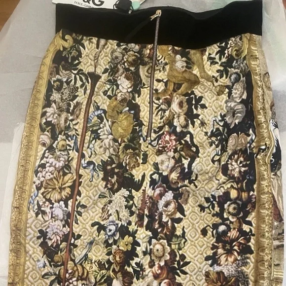 NWT! RARE! D&G Dolce & Gabbana ITALY RENAISSANCE Roman Empire Print Skirt 42